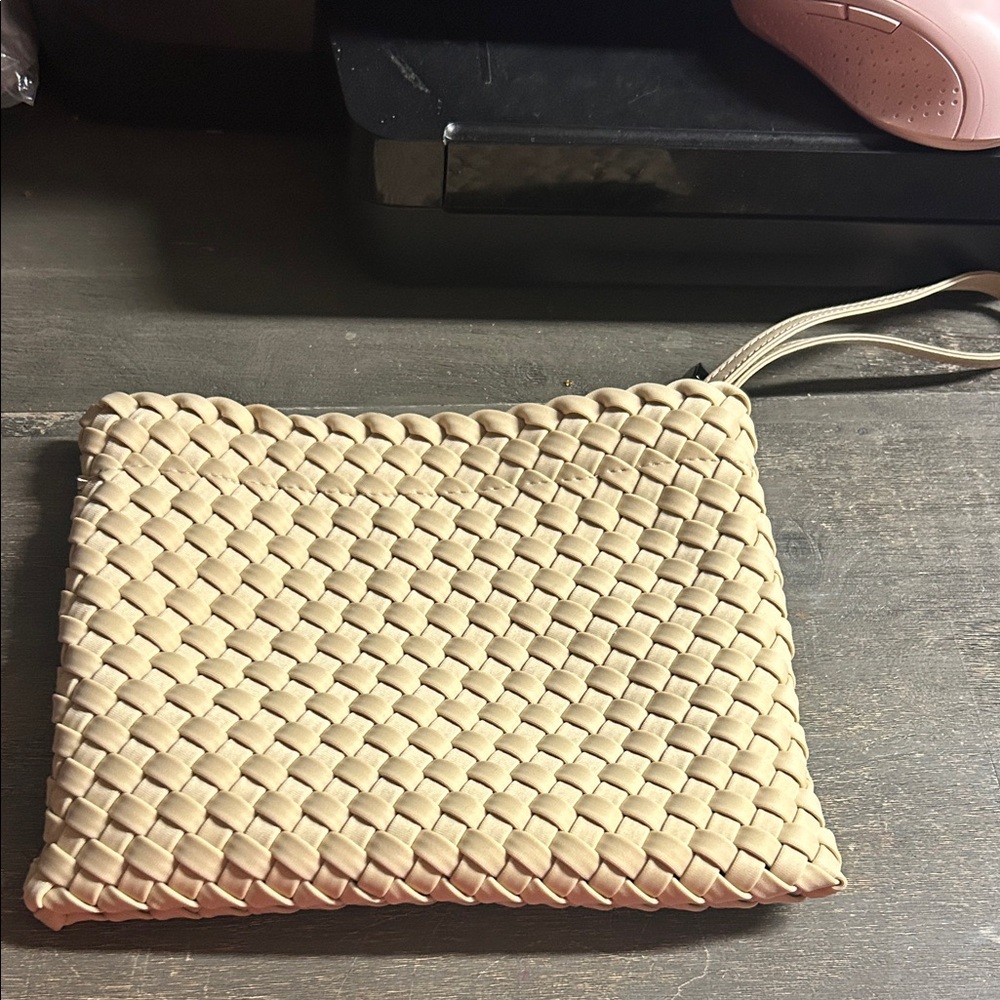 Woven Bindya -โ New York Cream Clutch